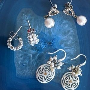 Bundle 3 for $20 3 pairs of earings